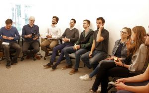 Projektleitung in Beprechung_Blog von C2C NGO