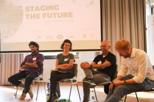Staging the Future und Panel, 4 Leute