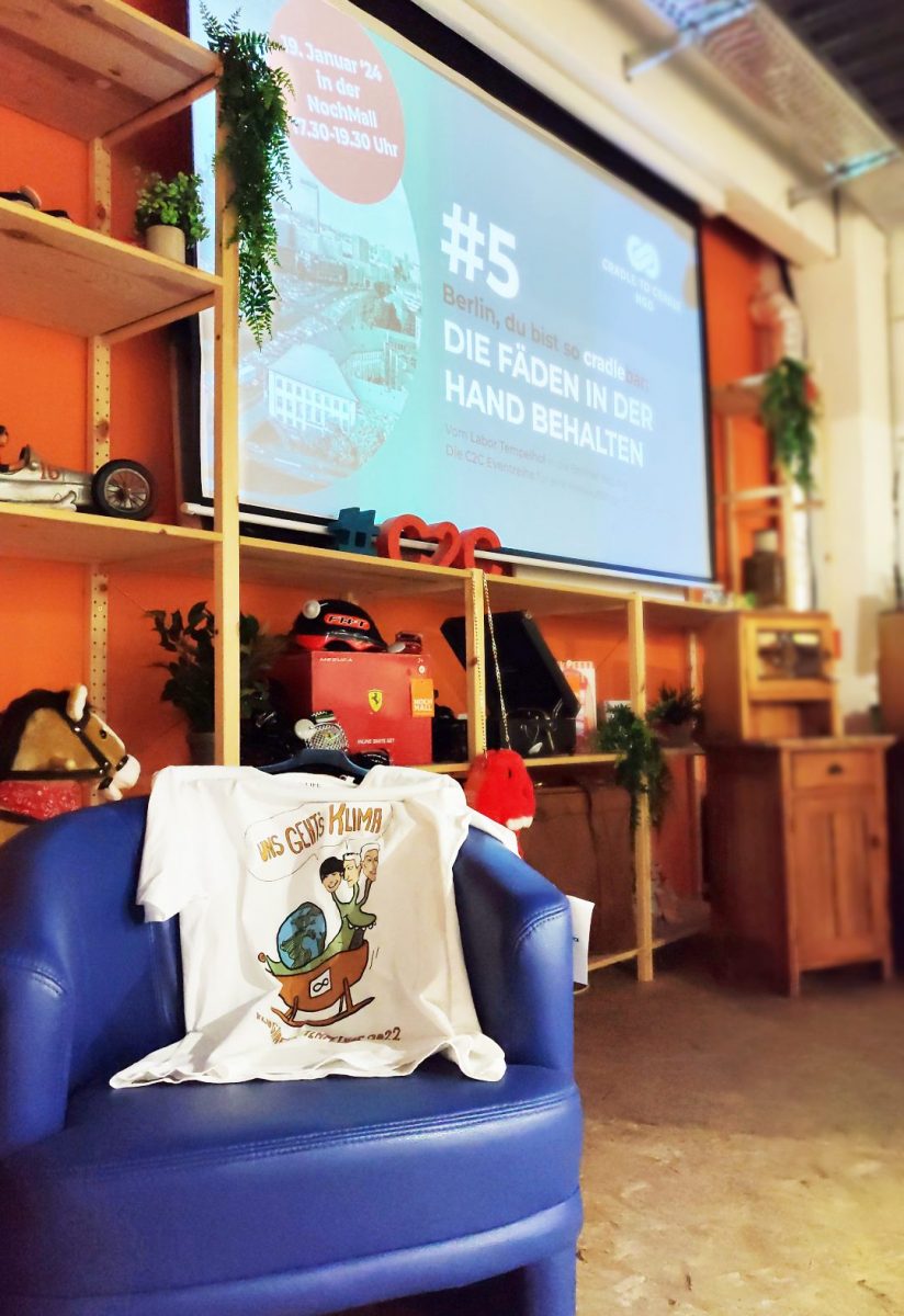 Tshirt liegt auf Sessel